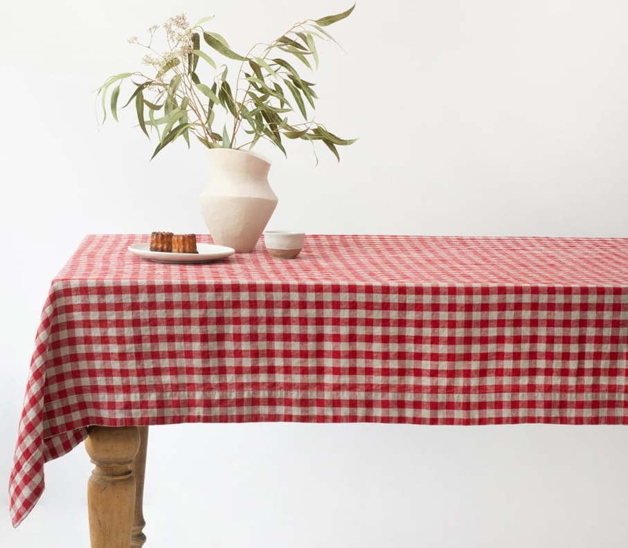 Lněný ubrus 140x300 cm Red Gingham – Linen Tales Linen Tales